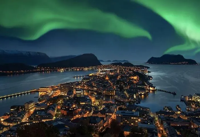 Cozy House With Sea View Close To Alesund Ålesund