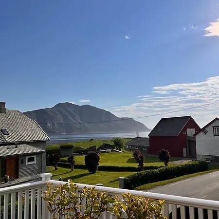 Cozy House With Sea View Close To * Ålesund