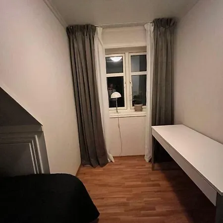 Cozy House With Sea View Close To דירה
